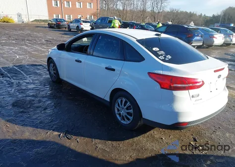 2017 Ford Focus S из США, поврежденный, VIN 1FADP3E25HL311237